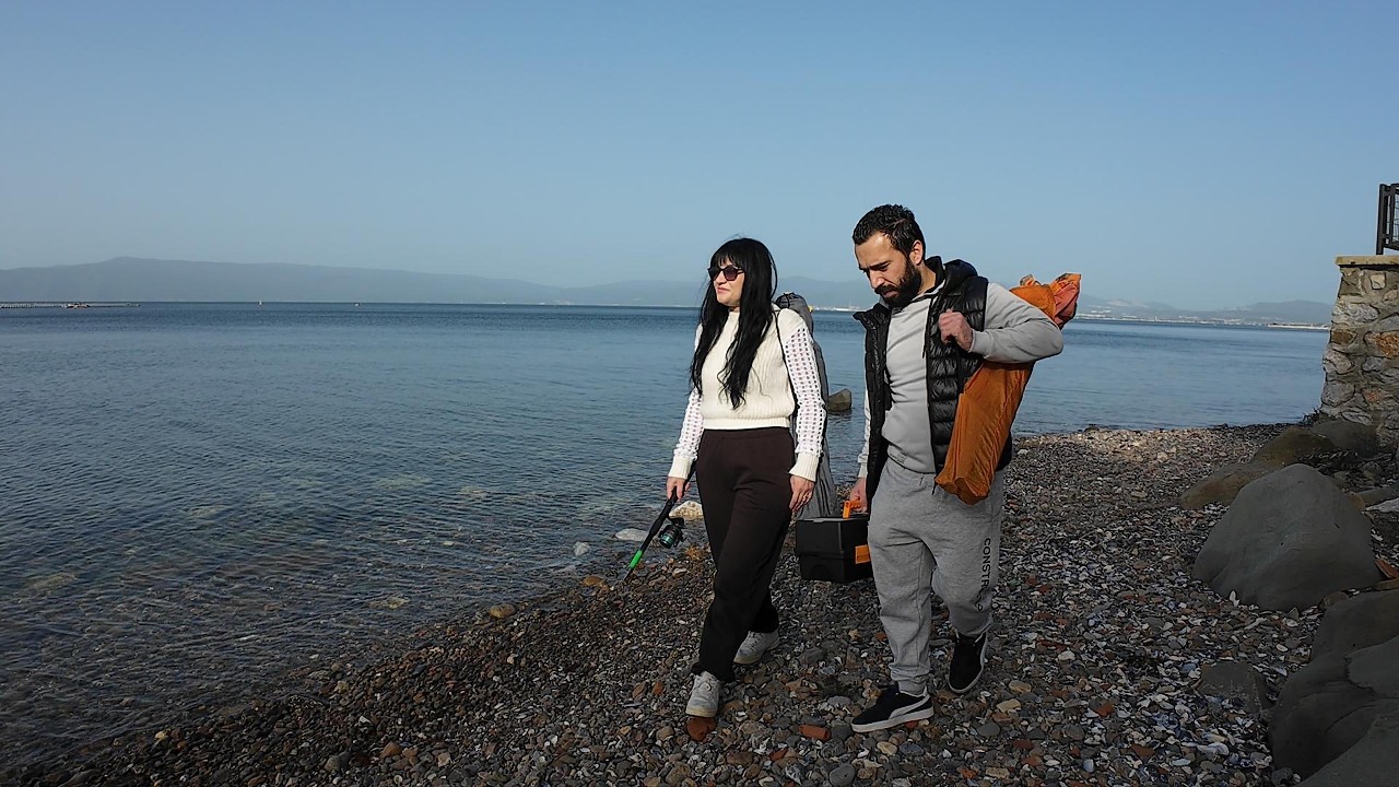 DENİZ KENARINDA GÜN BOYU KAMP : Balığa niyet kokoreç kısmet.