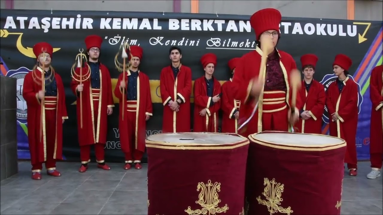 Kemal Berktan Ortaokulu 1453 İstanbul un Fethi Gösterisi
