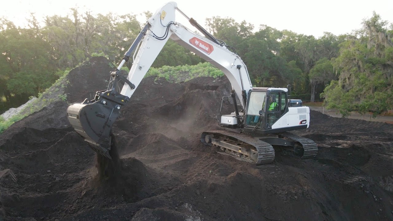 The E220 Delivers Big Results | Bobcat | Large Excavator | Spotlight