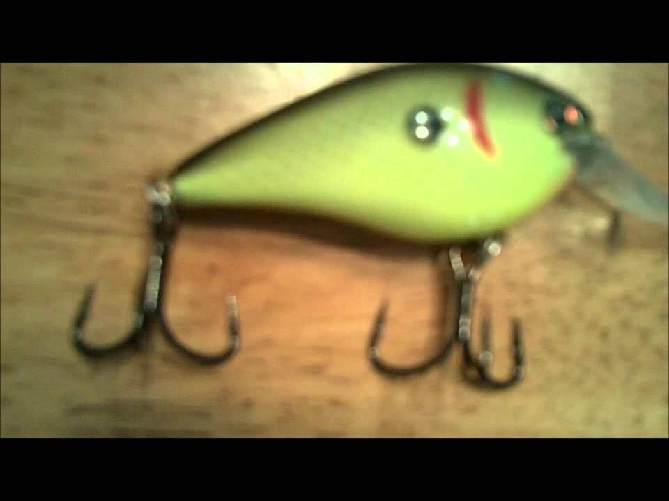 Changing out treble hooks, Mustad KVD