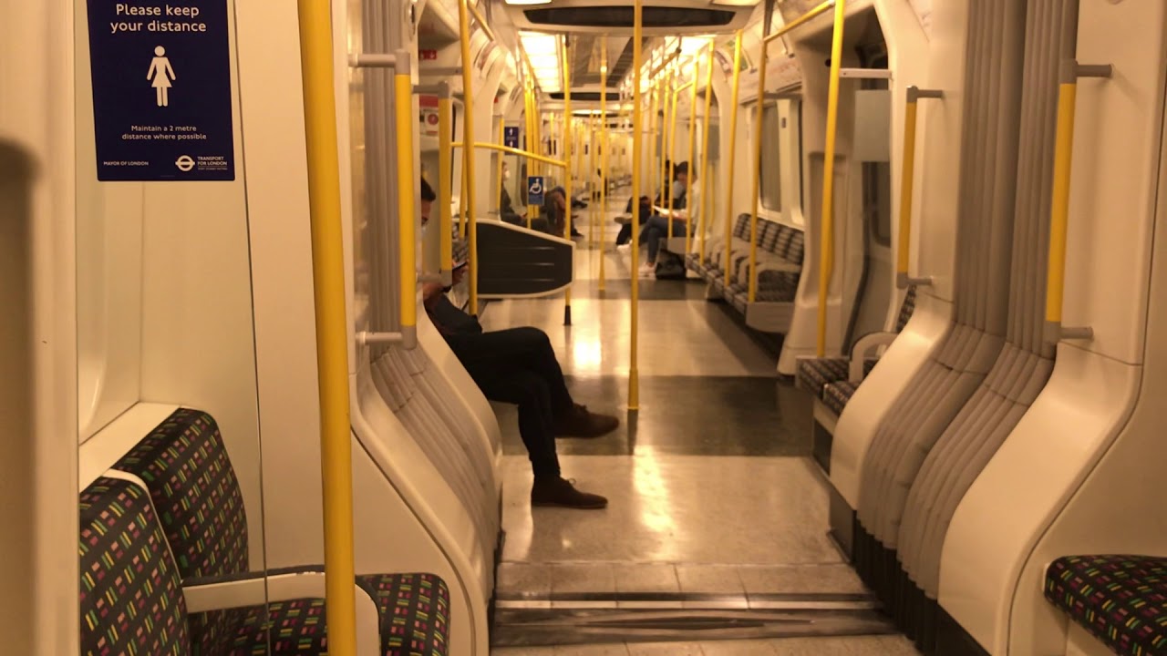 London Underground Circle Line. Liverpool Street to Farringdon Station