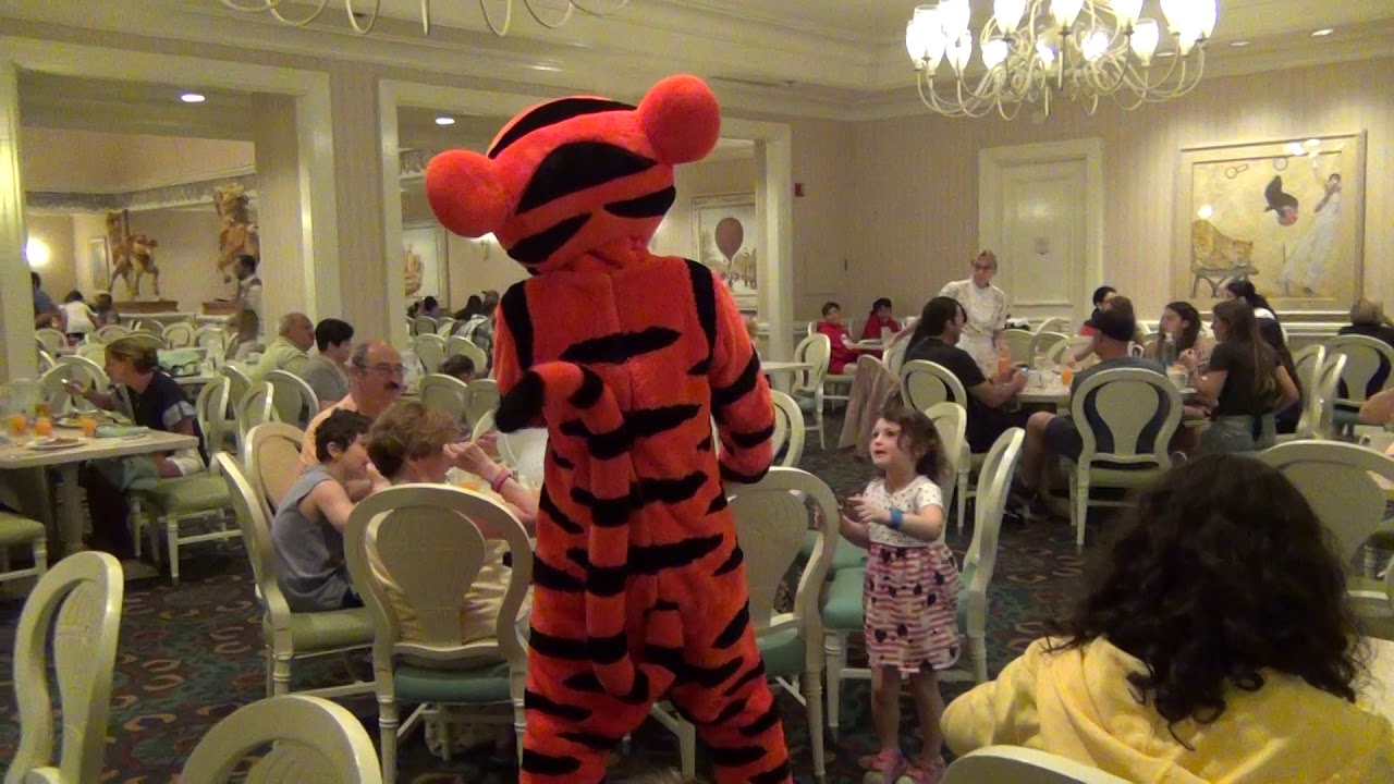 Meeting Tigger during breakfast at 1900 Park Fare