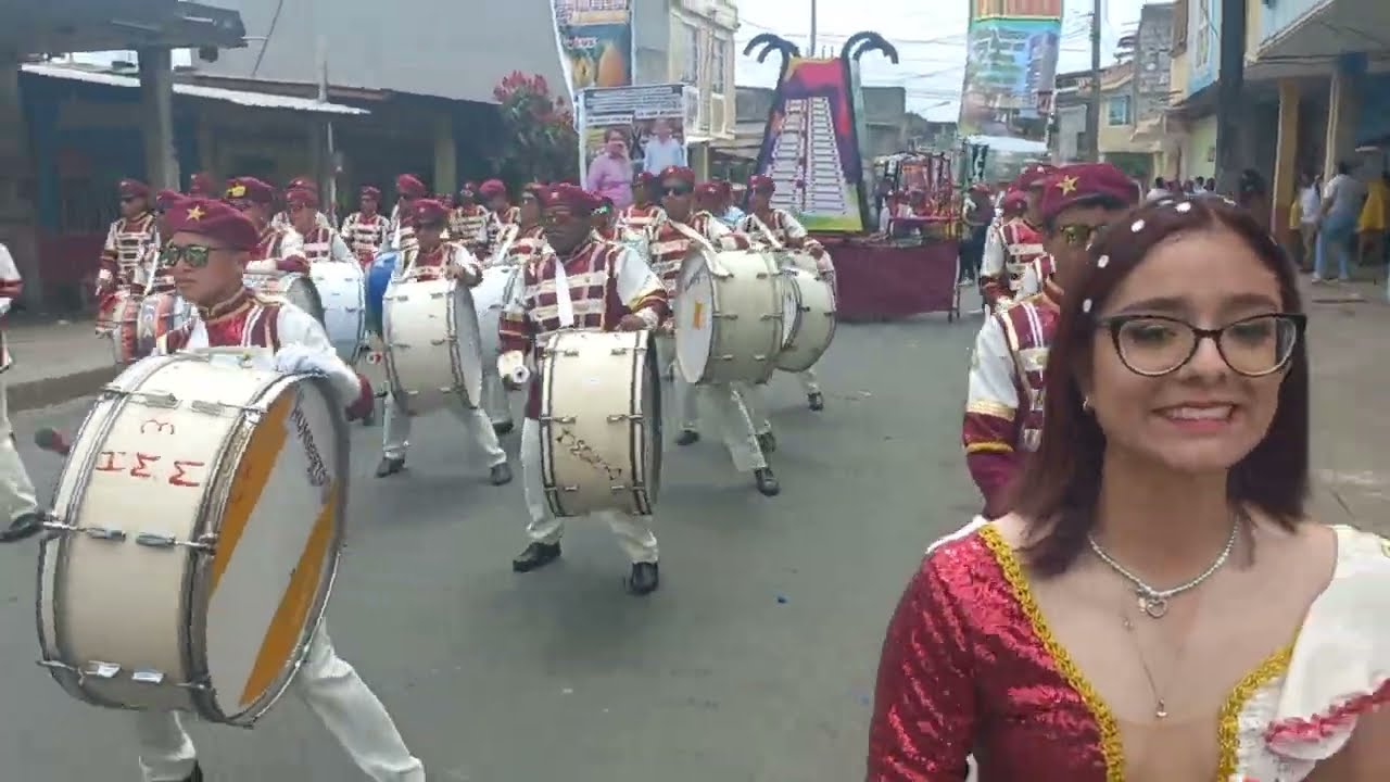 Desfile 10 de Noviembre - 70 años de Cantonización de Ventanas - UEHMM