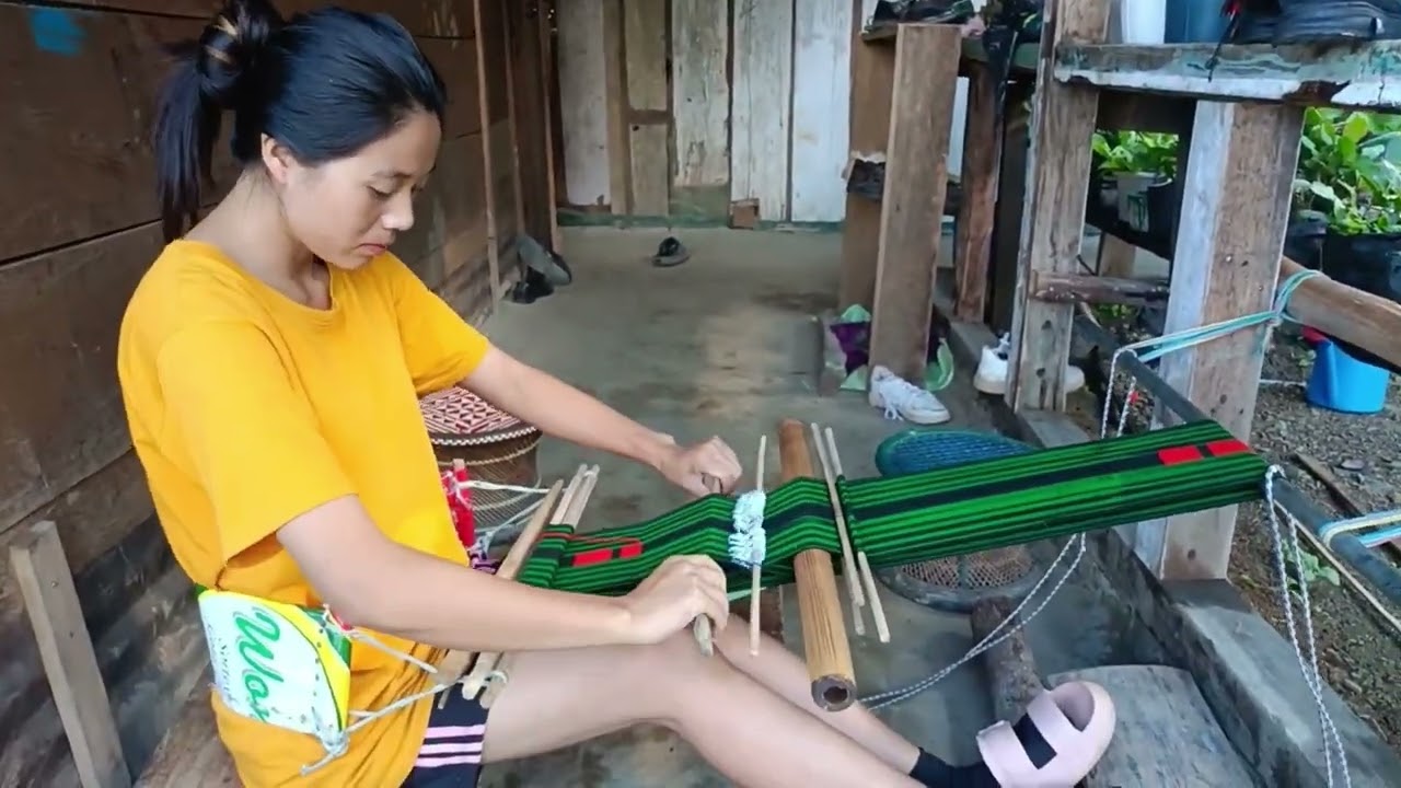 Learning to weave in Naga culture||Need help in finishing🙏||2025