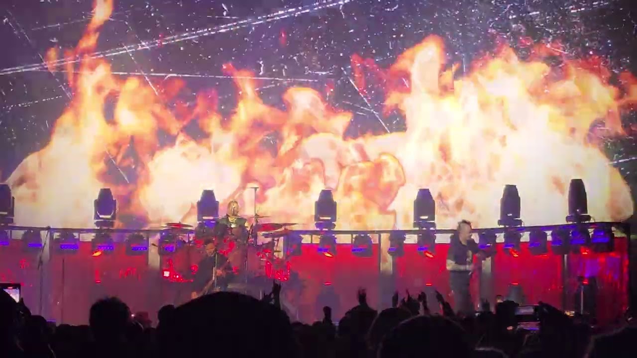 Riot - Three Days Grace (Final Song of the Show)