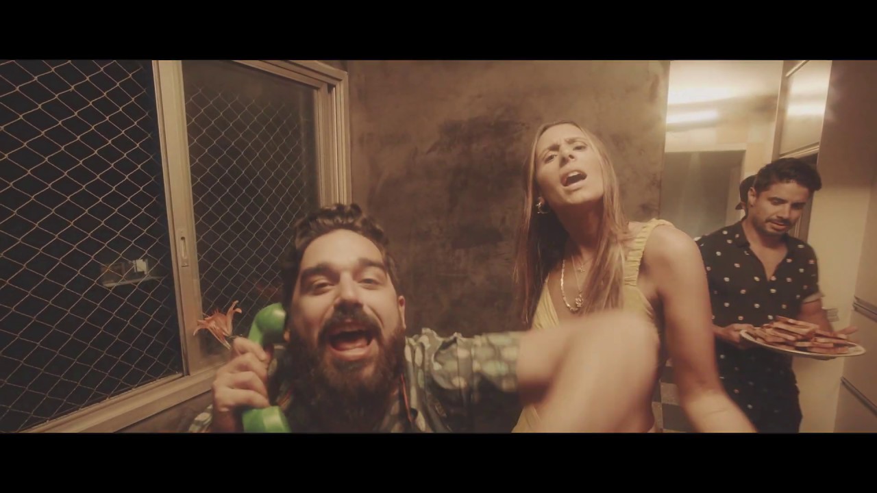 AMANDA CORONHA feat. ATITUDE 67 - P&Oacute; PAR&Aacute;