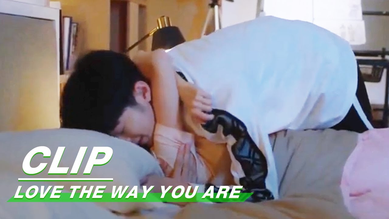 Clip: Guangxi Carries Yike Back to Her Bed | Love The Way You Are EP27 | 爱情应该有的样子 | iQIYI