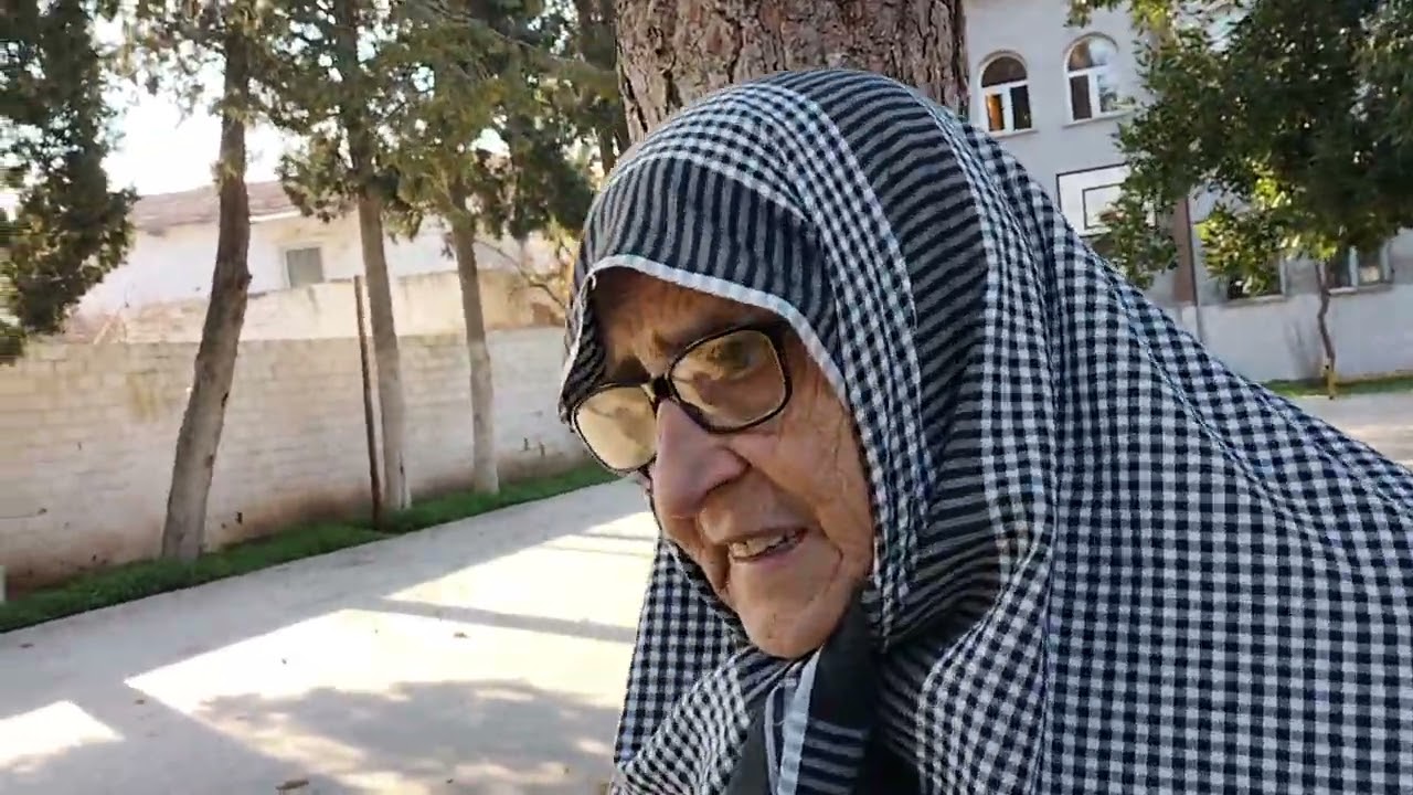 Mejra Durmisevic-Bubic  iz Bosnjackog sela Halilbeyli prica koje sve trave koriste za jelo.