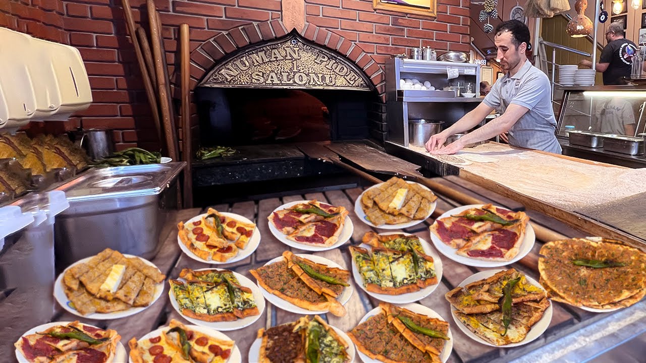 do they really cook 1000 Turkish Pides Every Day?! HOW? izmir street food