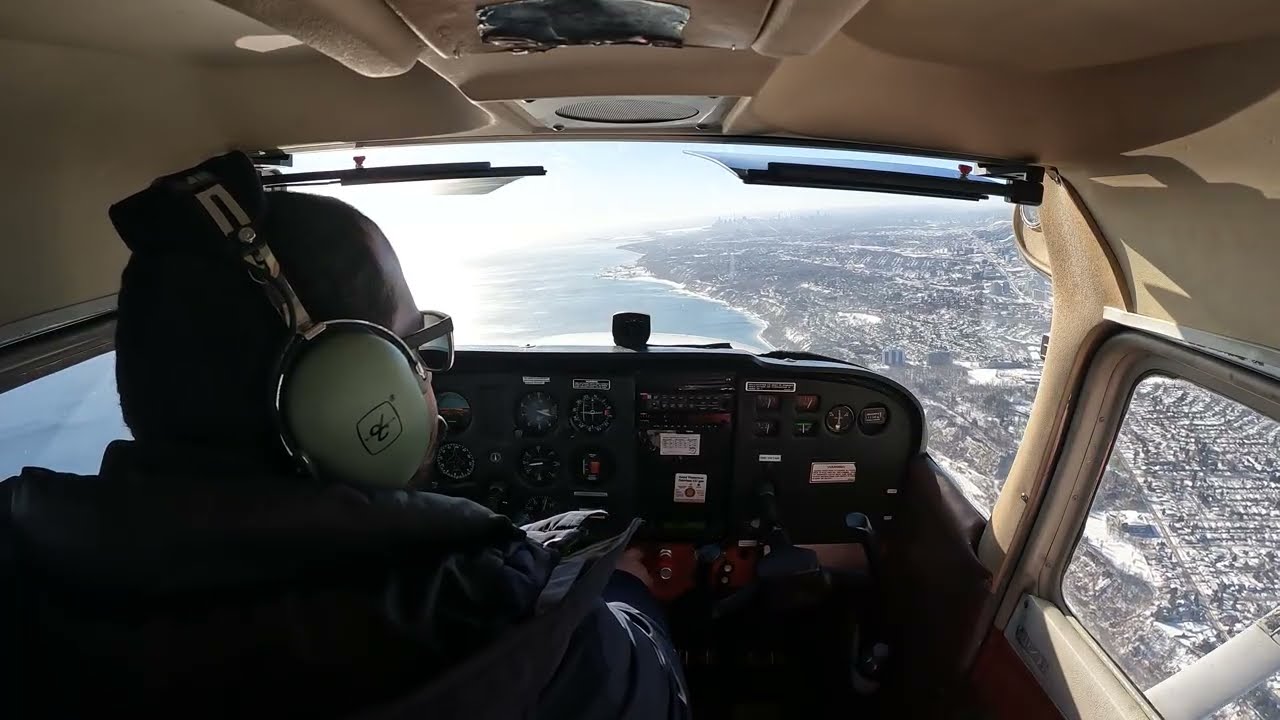 My Landing At #billybishopairport  (CYTZ) // الهبوط في مطار بيلي بيشوب