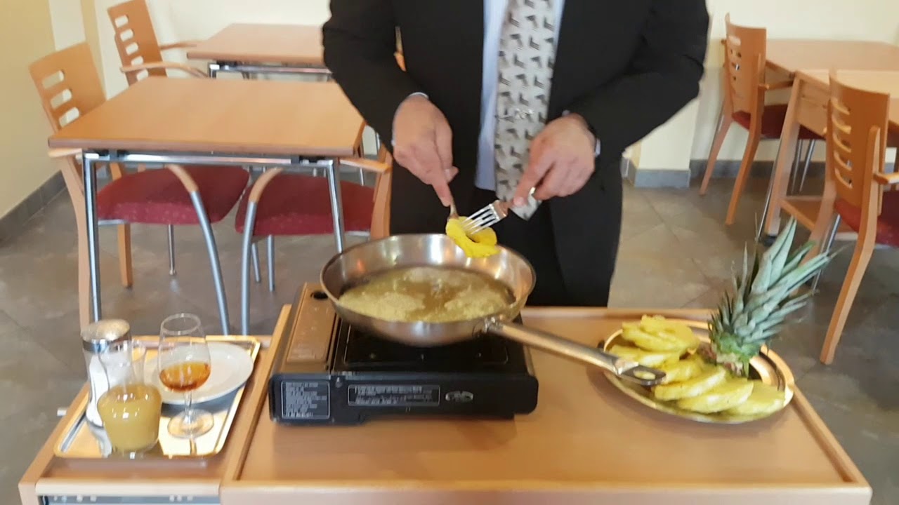 Une Réalisation d' Ananas Flambé