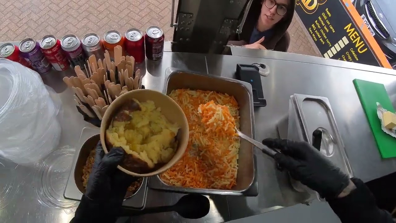 Busy Lunch Rush Serving Jacket Potatoes From My Food Trailer | UK Street Food Vlog 🥔🚚