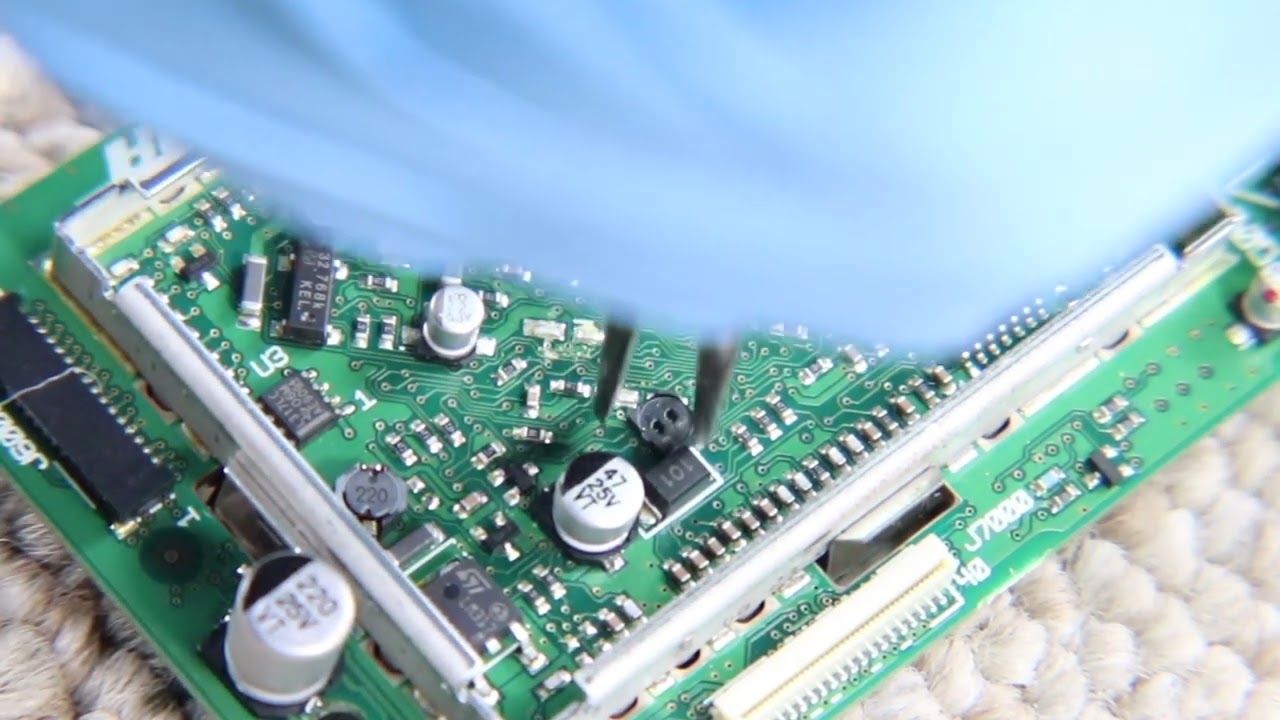 BOSE WAVE MUSIC SYSTEM - SOLDERING REPLACEMENT CAPACITORS