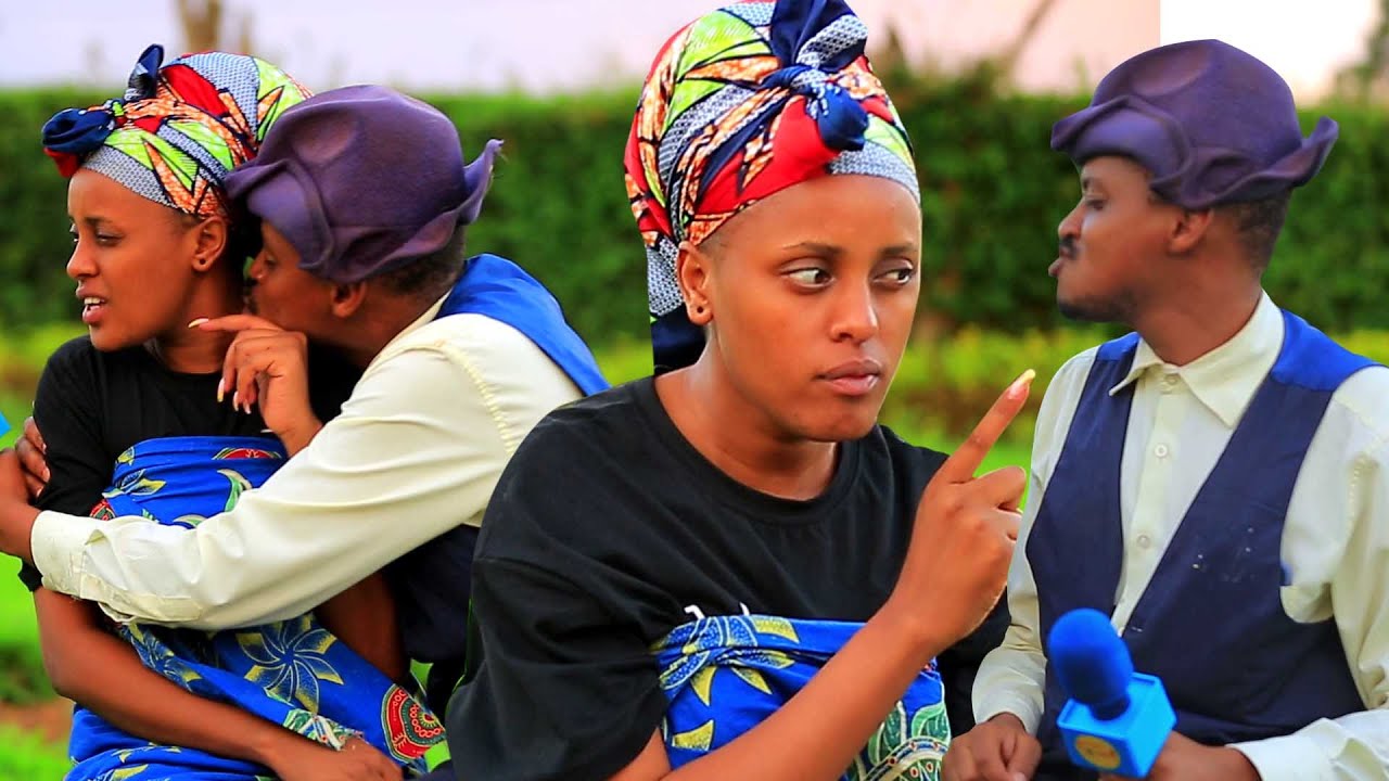 Yiweeee uziko basomaniye mukiganiro weee!!😏🙄  Aisha  na Mitsutsu murukundo /Mama bebe na Papa bebe