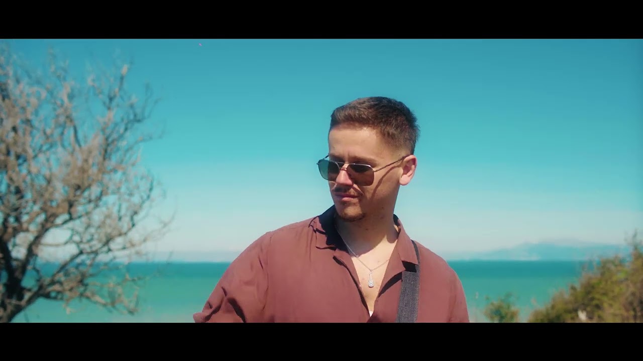 Riad - Sea waves (Official Video)