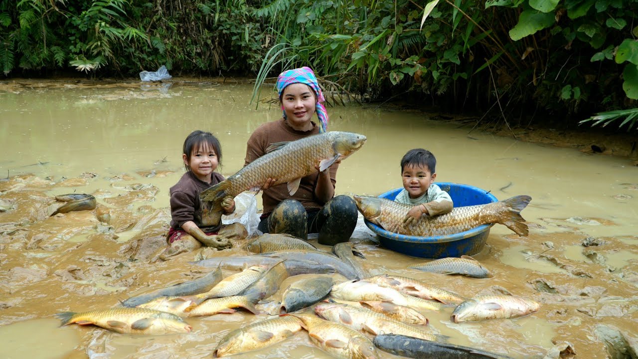 For 30 days and nights, the mother and her two children spent their time catching giant fish to cook