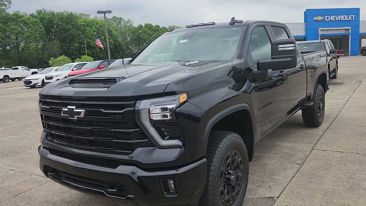 2024 Chevrolet Silverado 2500 Crew Cab LT Midnight Edition