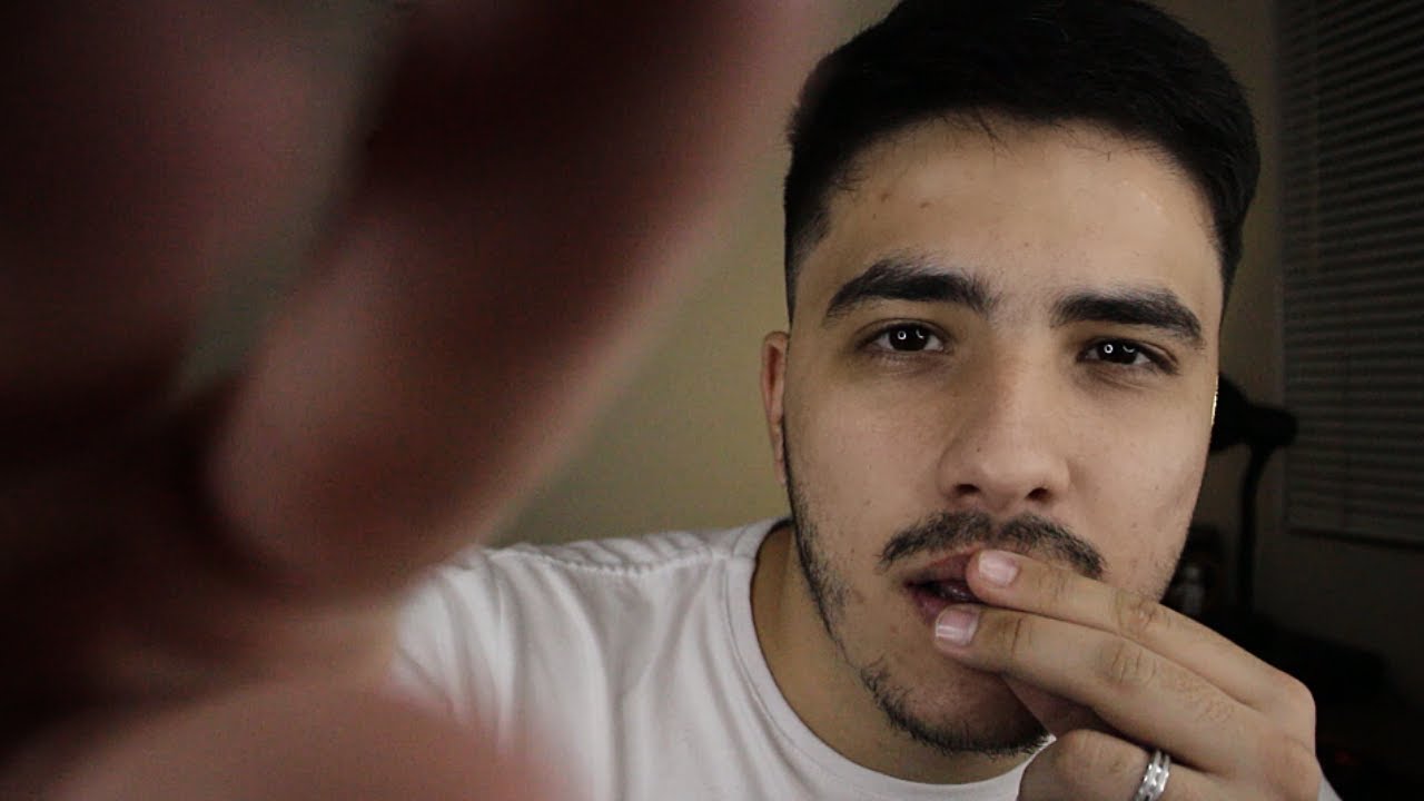 ASMR 👄 COMENDO SUAS ENERGIAS NEGATIVAS