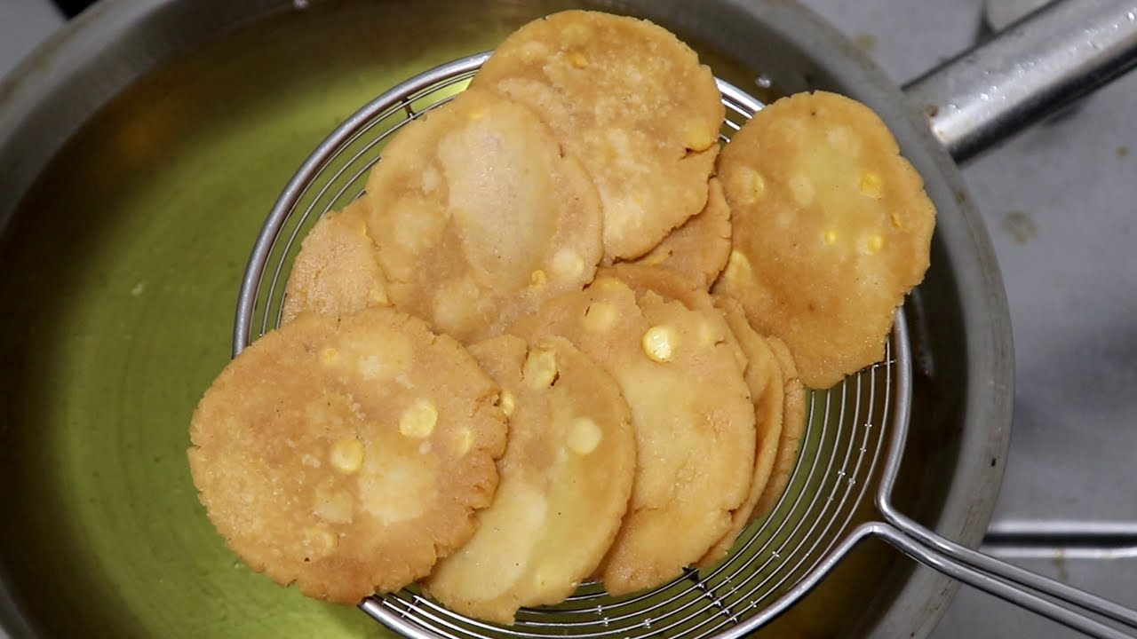 தட்டு வடை ரொம்ப ஈசிங்க|| Thattu Vadai Recipe in Tamil || Thattai Recipe || Evining Snacks