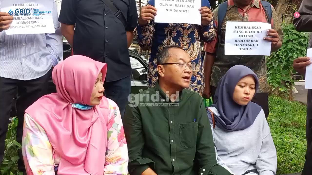 🔴LIVE GRID.ID: Korban CPNS Bodong Anak Nia Daniati Datangi PN Jaksel