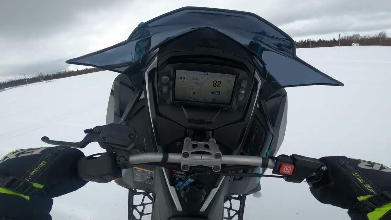 Polaris Assault 850 wheelies