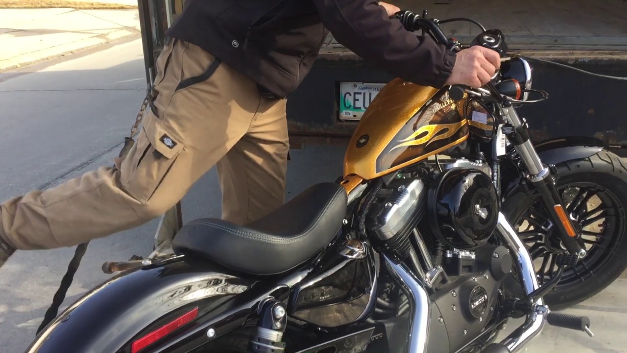 Hearing my new Harley Forty Eight for the first time.