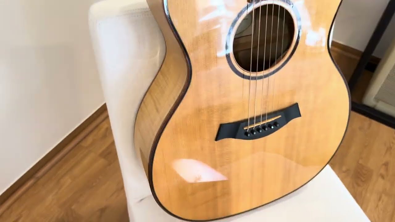 2004 Taylor Fall Limited Edition Grand Auditorim Flamed Maple Custom Vintage Guitar for Sale