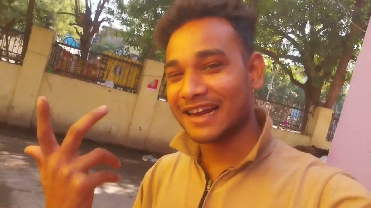 MERI DADI MAA KAISE DEKH RAHI MERE KO😃