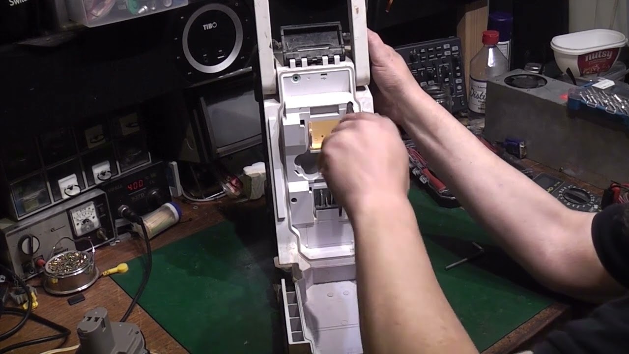 Makita DMR109 DAB Radio repair FAIL