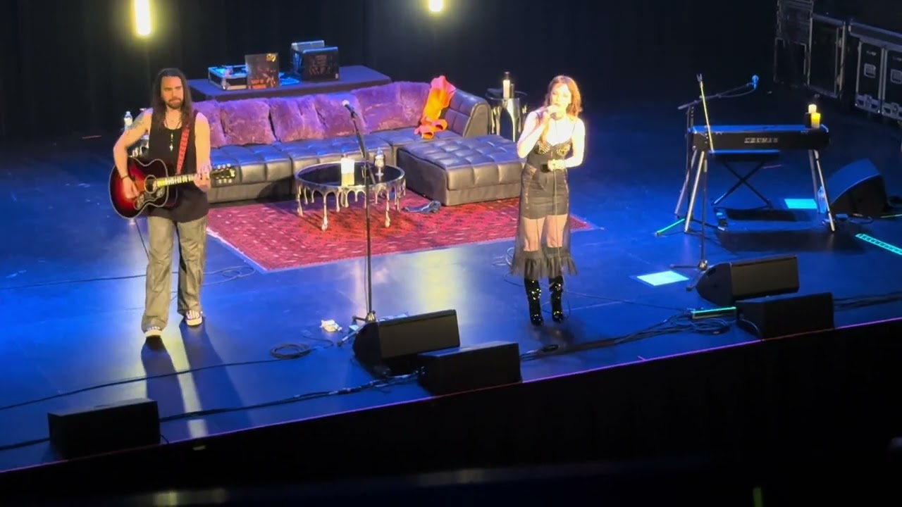 HALESTORM'S Lzzy & Joe perform HEART OF NOVOCAINE live in Springfield, Missouri April 18th, 2025