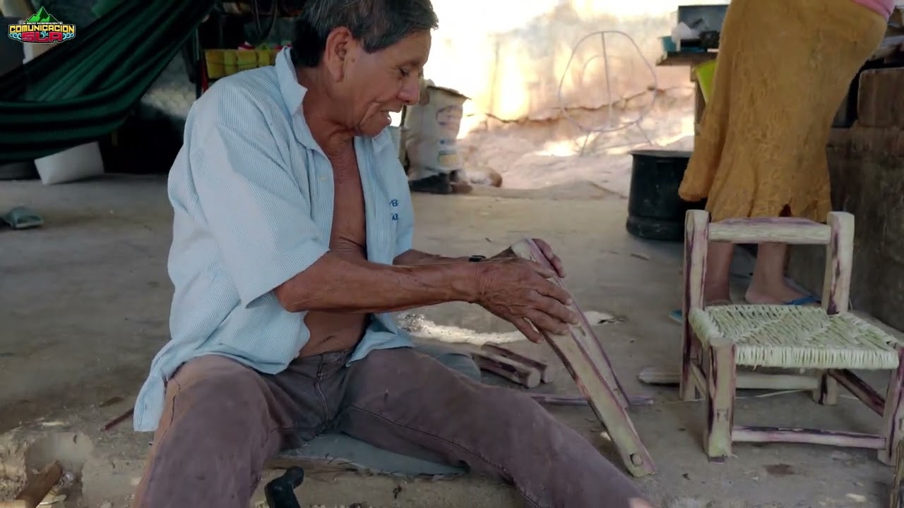 Sillas de Madera elaboradas de manera artesanal
