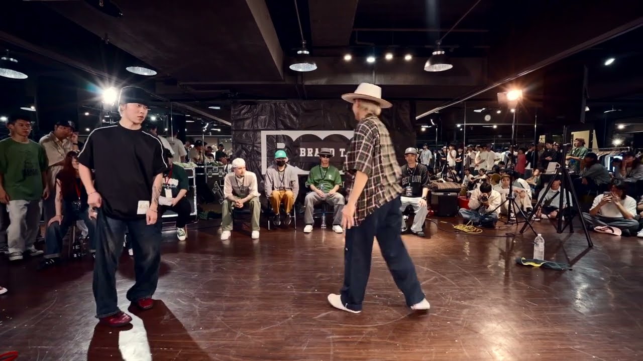 Giving Battle vol 9 1 on 1 popping battle U24 Semi Final 1 PopSen vs Boogie KAI