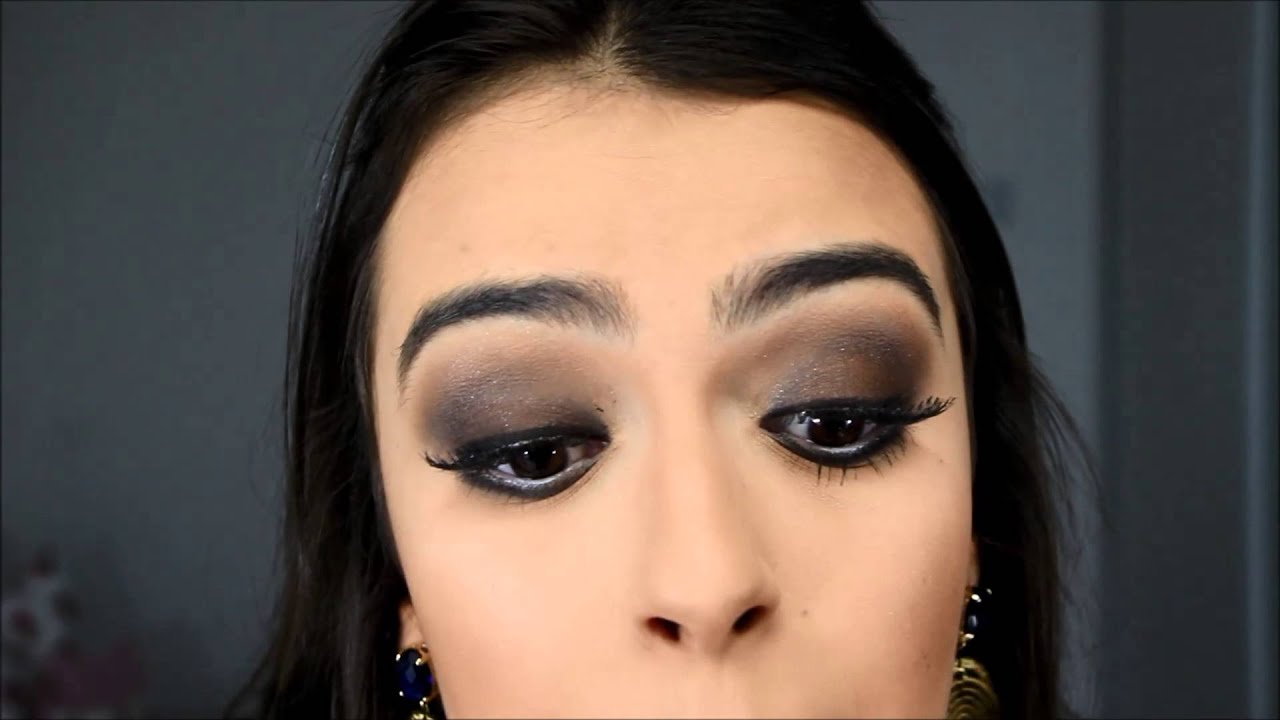 Esfumado usando Delineador + Boca Pink por Mariana Saad