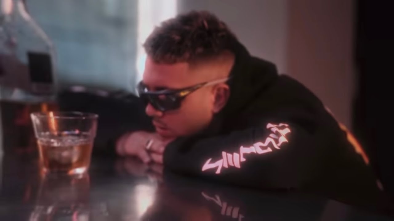 COCCO LEXA / LEJOS DE TI (Video Oficial)