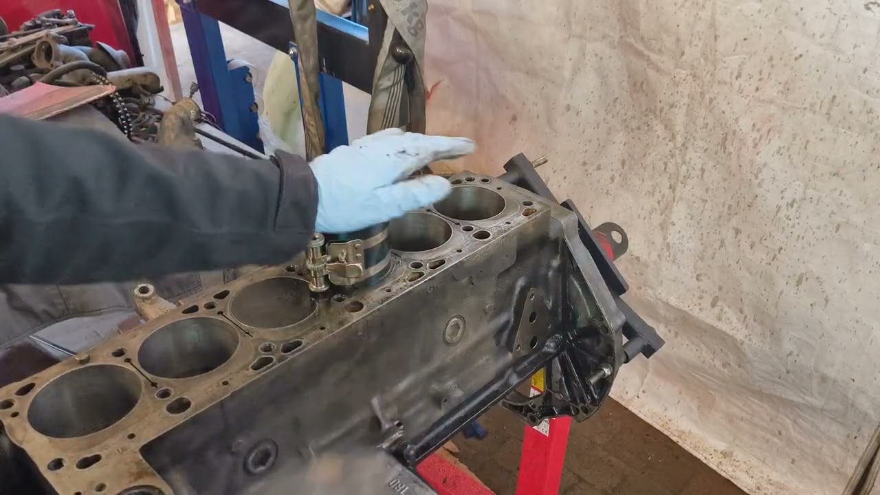 Teil 5 Kolben und Pleuellagerschalen Montage M130 W108 280S 
