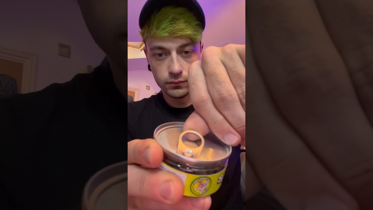 Cracking a fresh Cali weed tin like it&rsquo;s 2018 again