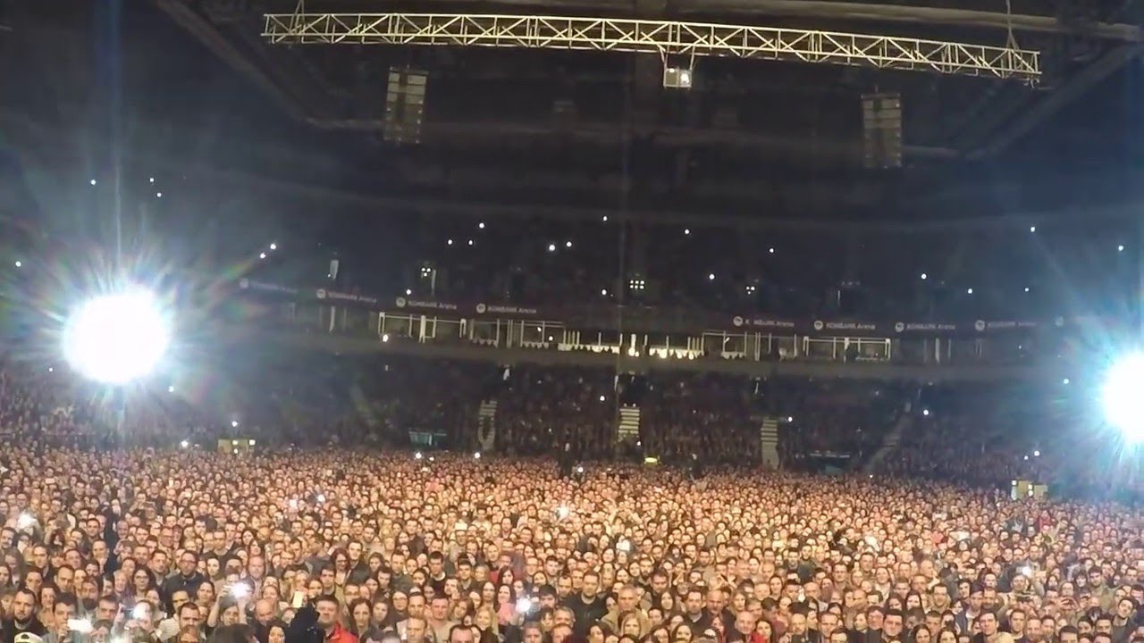 ĐORĐE BALAŠEVIĆ - Pocetak koncerta u Beogradskoj areni, 30. 12. 2016. (GoPro Hero 5)