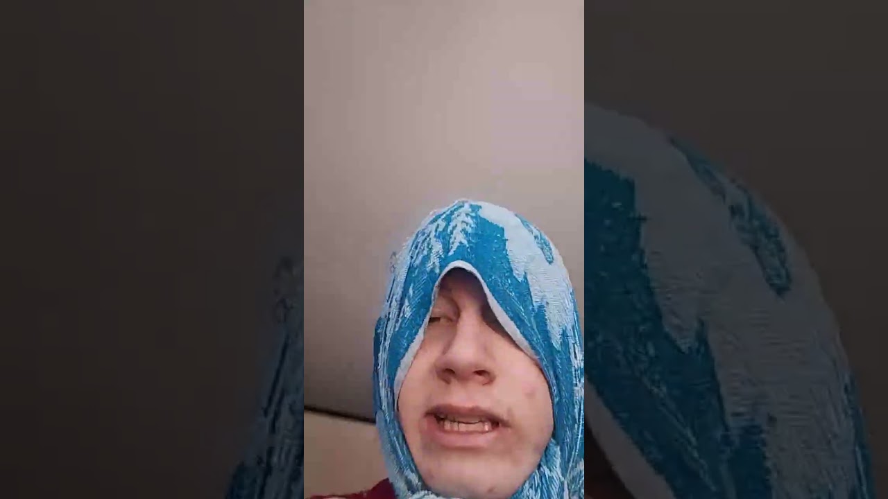 Типичная бабуля.