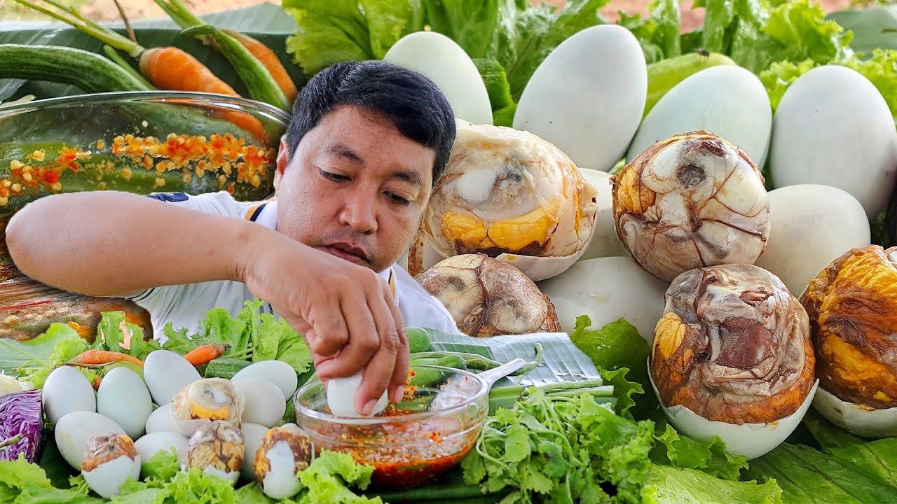 ไข่ฮ้างฮัง ไข่เป็ดเวียดนาม ต้มใส่น้ำมะพร้าม จ้ำน้ำจิ้มซีฟู้ดเผ็ดๆแซ่บๆ สุดท่อนั้นละพี่น้อง