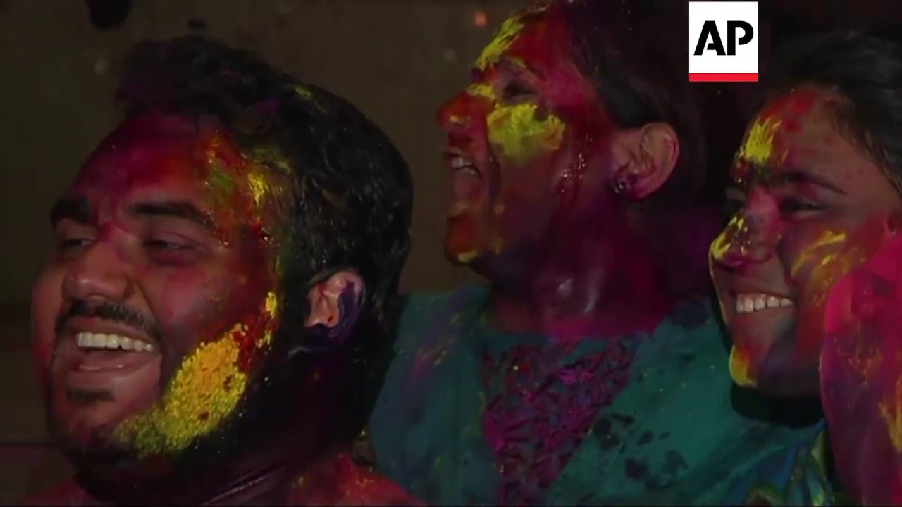 Karachi - Hindu community celebrates festival of Holi | Editor's Pick | 23 Mar 16