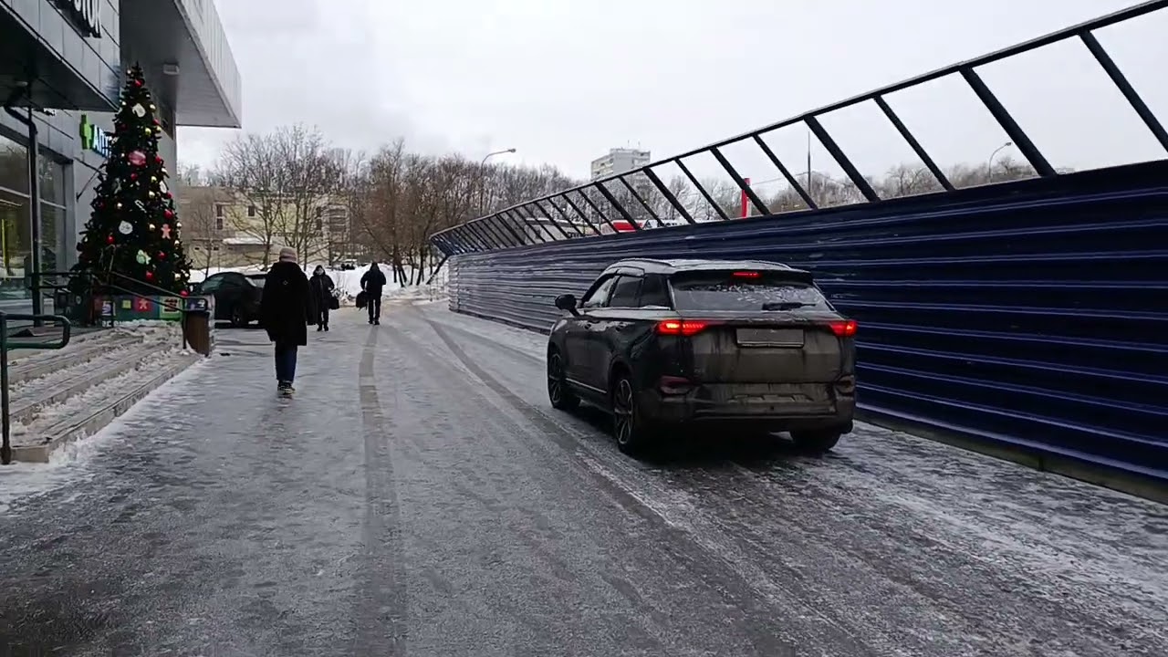 На площадке переходной камеры в Бирюлево установлен инфощит