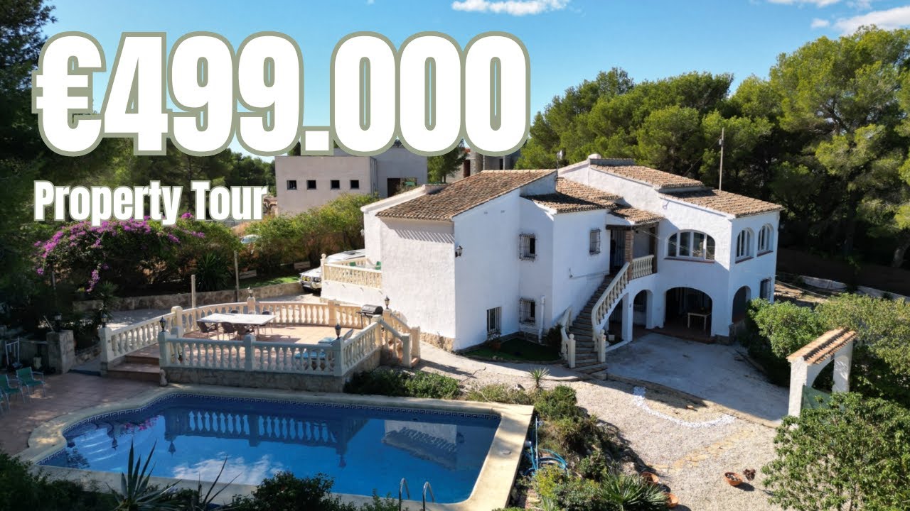 A €499.000 Classic Spanish Villa Full of Potential in Javea, Spain
