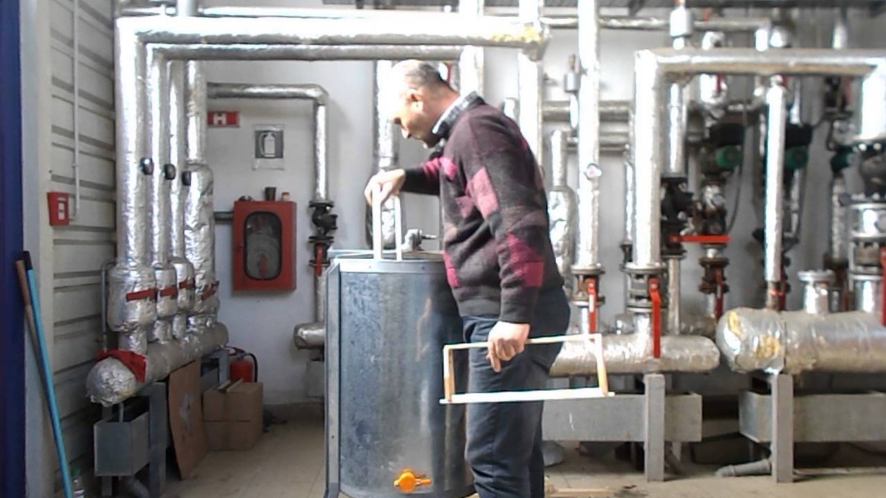 Albine-Centrifuga Apicola făcută de C.tin Lescaie.