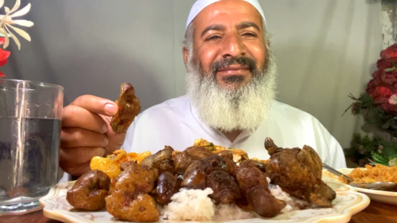 White Chaval Aur Murghi Ke Salan Kalagi Aur Ojhri Ky sath | Molvi Eating 