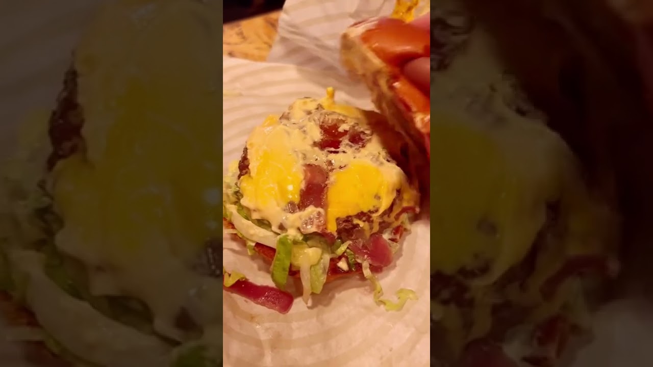 NOW THAT IS A JUICY TASTY BURGER 🍔 @pattyandbun #burger #burgerlover #burgerlife #burgertime