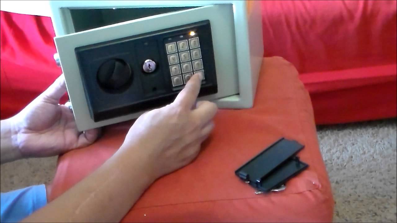 HARBOR FREIGHT ELECTRONIC DIGITAL SAFE