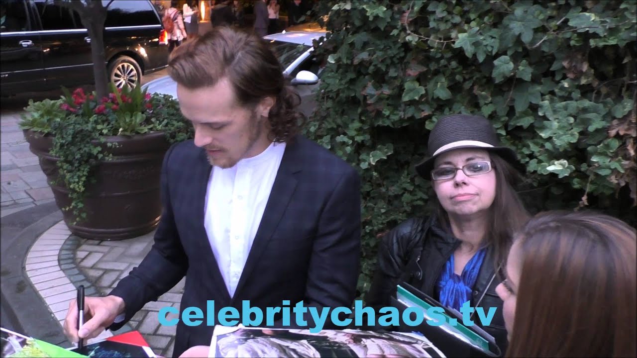 Actor Sam Heughan thrills fans outside BAFTA los angeles party