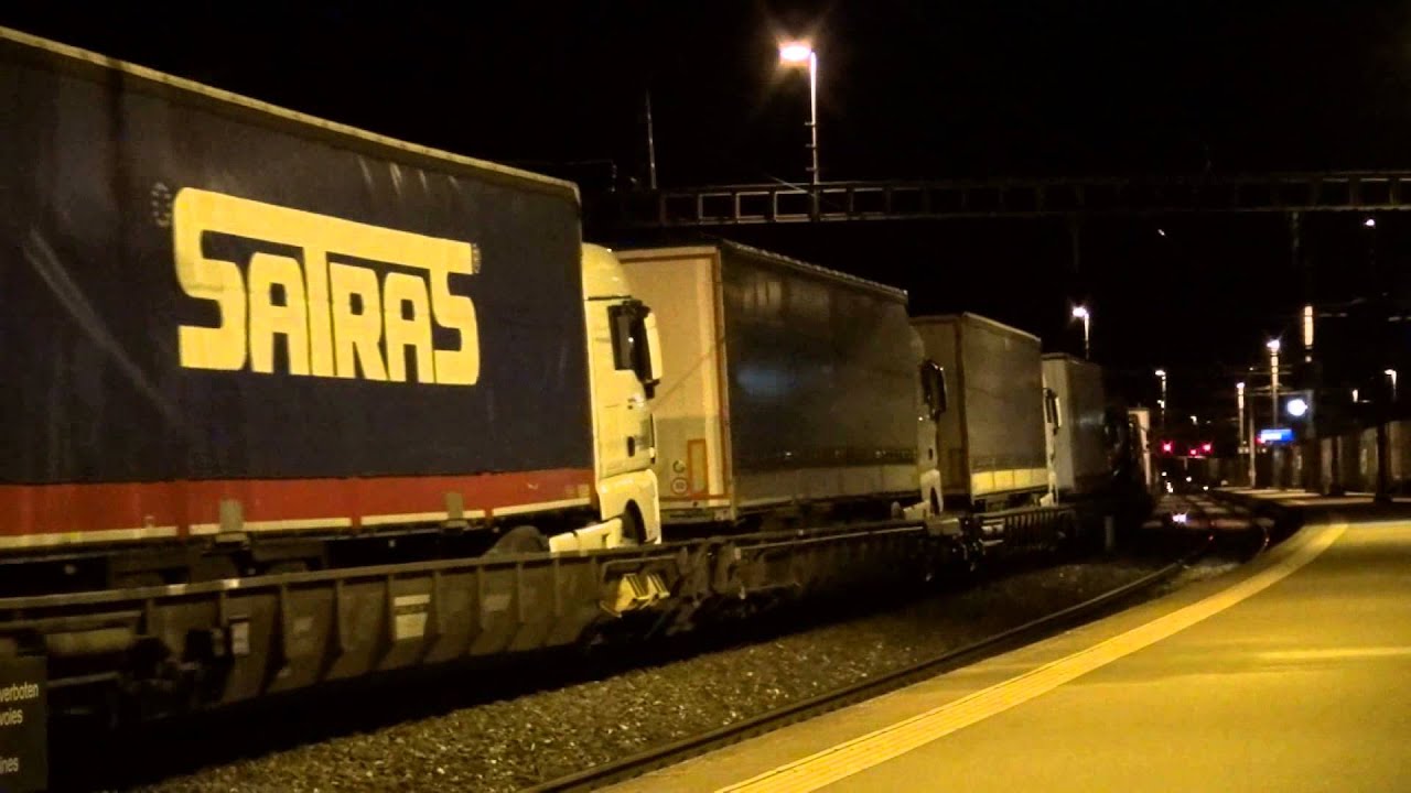 SBB RoLas und Postzug in Erstfeld