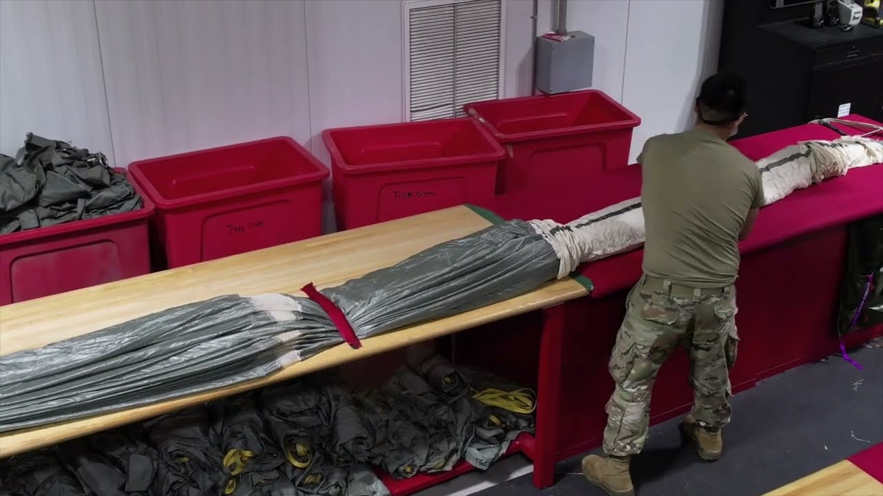What A 92R (Parachute Rigger) Does In The Army 2022