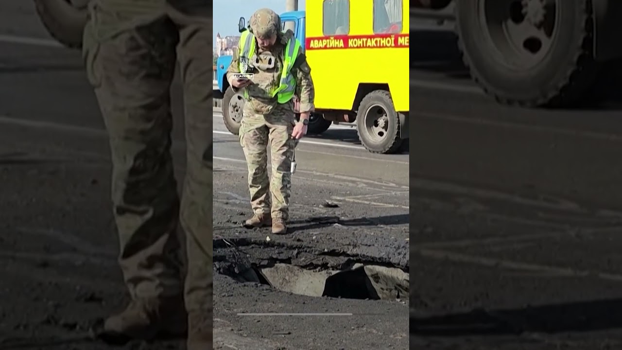 Russian attack hits Kyiv bridge after German chancellor arrives | AJ #shorts